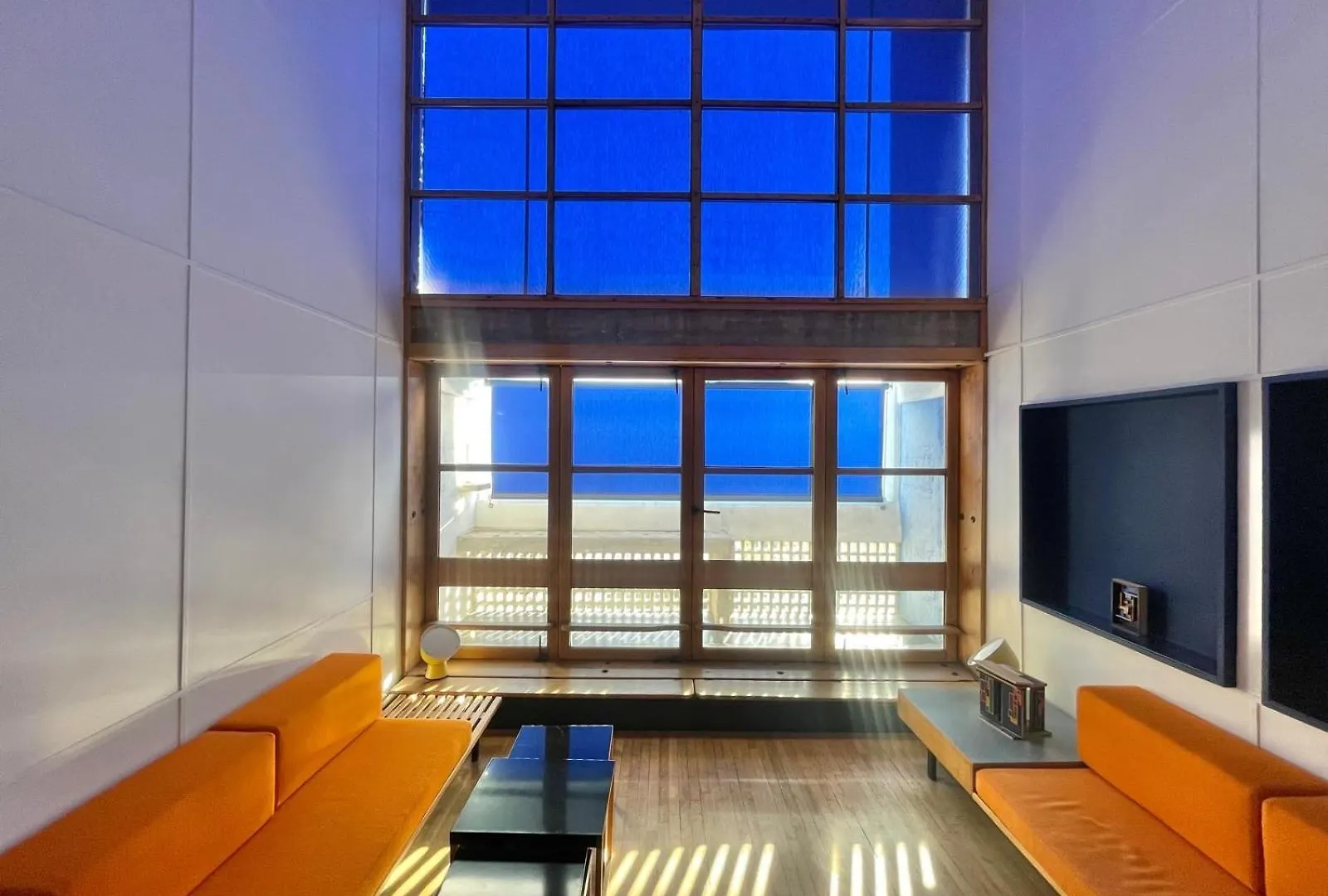 Duplex Le Corbusier contacts